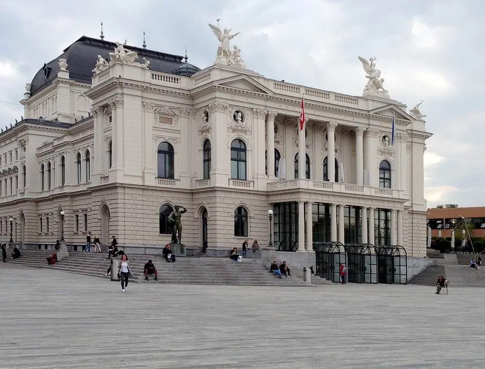 alawyersvoyage -Zurich- Opera House